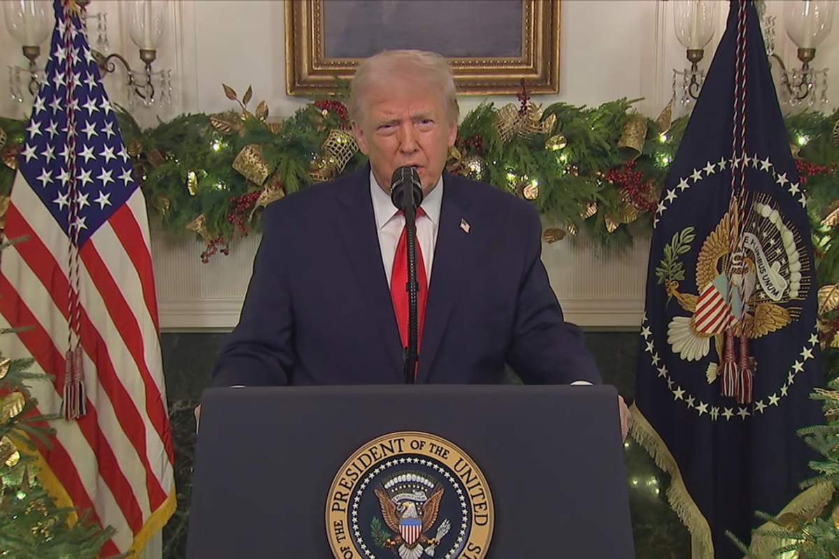 President Trump signs order making Christmas Eve and Dec. 26 federal holidays in 2025, affecting government offices but not all private workplaces.