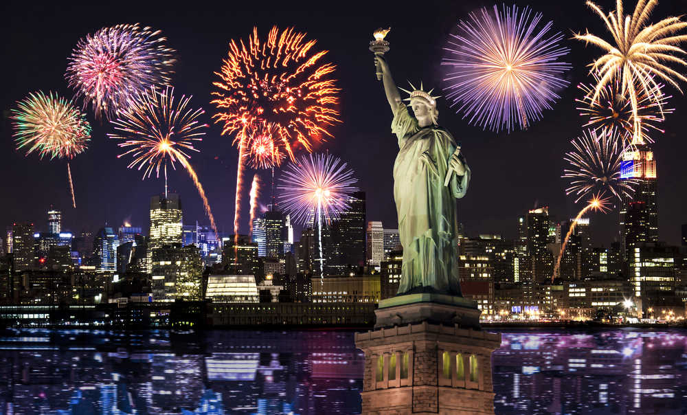 Where to celebrate New Year 2026 in New York: Times Square Ball Drop, rooftop parties, cruises, exclusive events, and tips for planning your celebration.