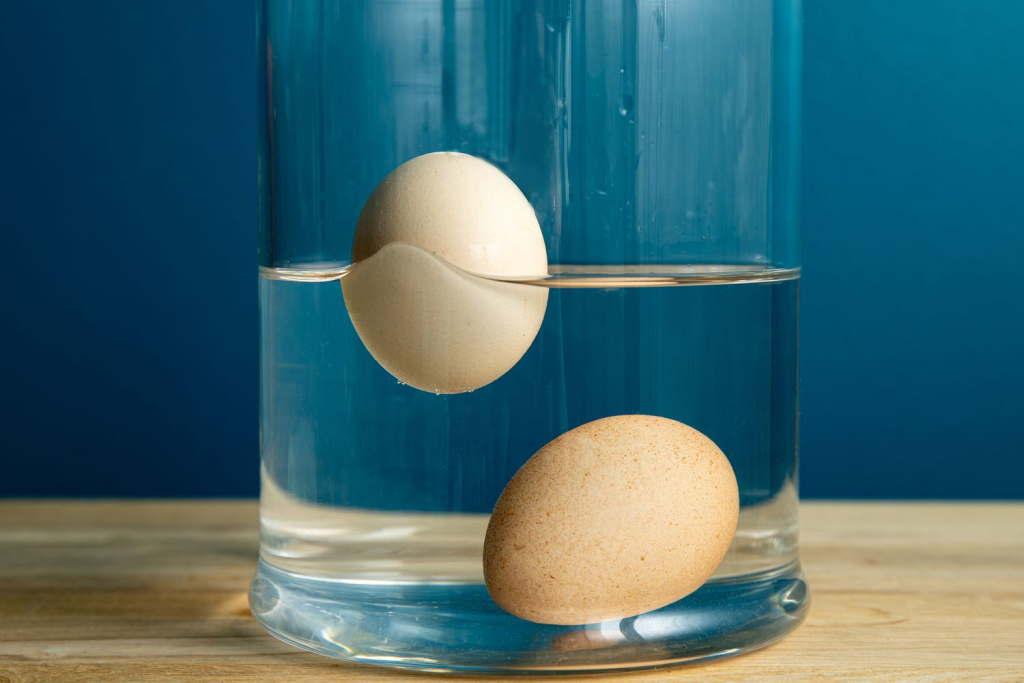 How to check if eggs are expired quickly with water. Use our guide to identify fresh, old, and spoiled eggs to keep your family safe from food poisoning.