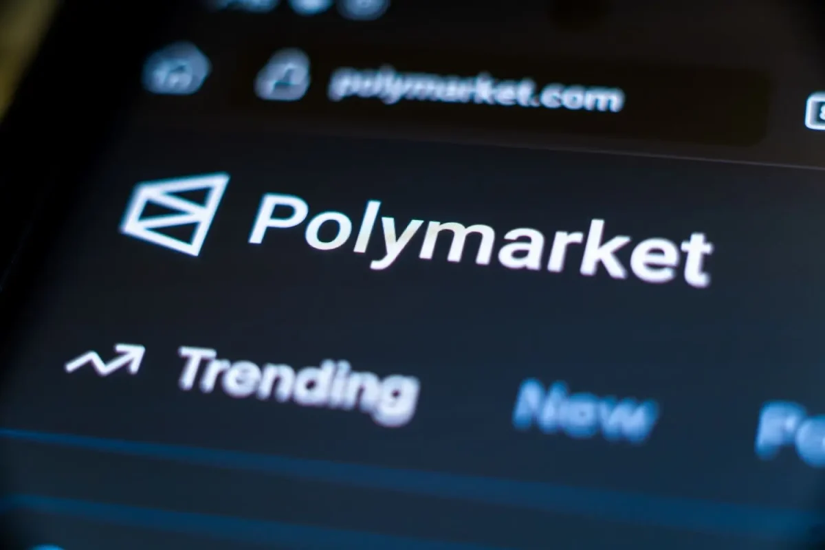 An anonymous bettor won $436,000 on Polymarket by predicting Nicolás Maduro’s capture, sparking concerns over potential insider knowledge.