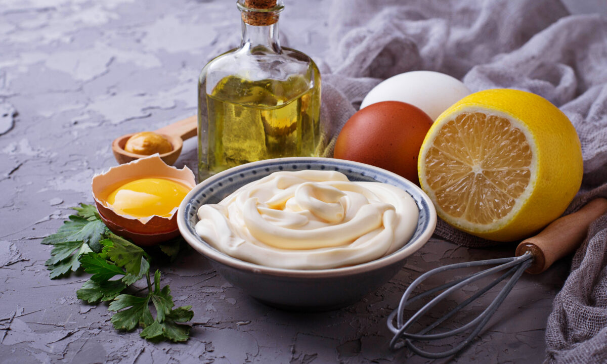 Healthy homemade mayonnaise recipe by Travis Clarke. Discover the viral 87 kcal sauce with boiled eggs and Greek yogurt for weight loss and protein rich meals.