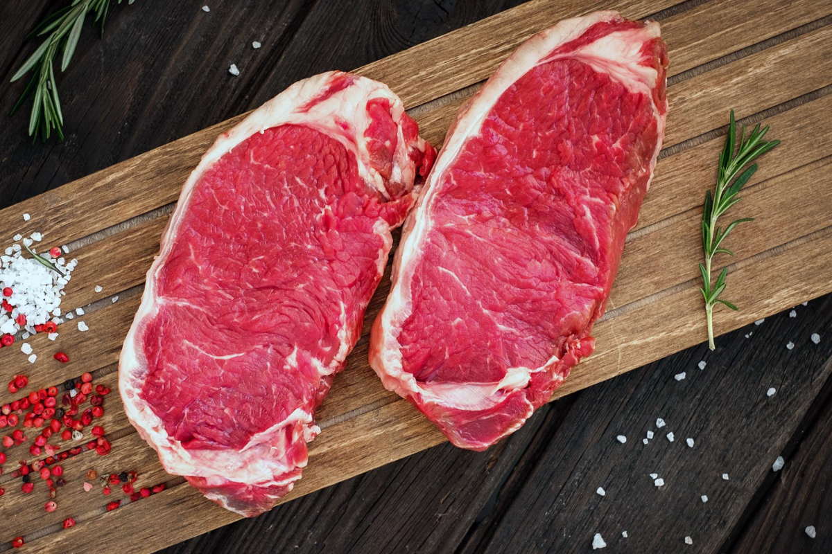 How to make meat soft and tender: pro guide on marinades for beef, pork, and lamb. Use kiwi, yogurt, or vinegar to get juice results and avoid tough texture.