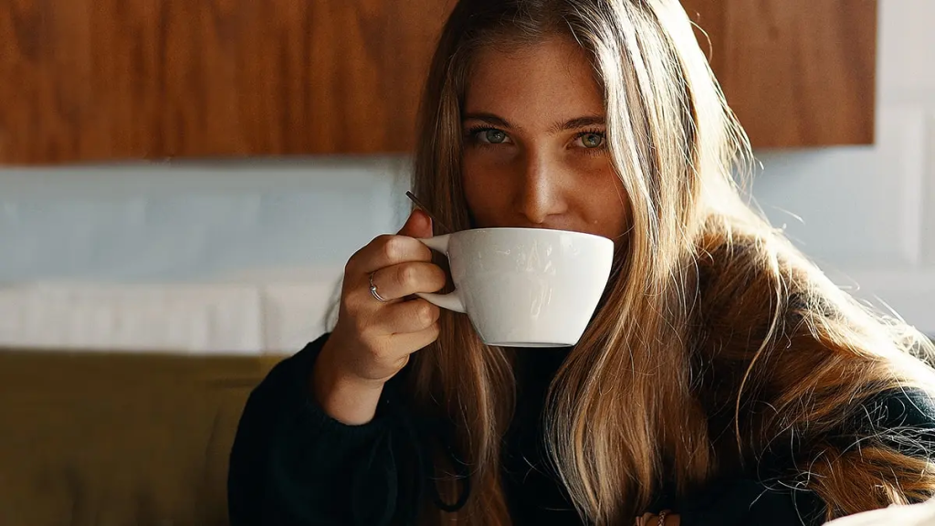 Decaf coffee can be delicious. Discover Savva Libkin’s secret recipe using cardamom and precise brewing steps for a perfect, caffeine-free morning experience.