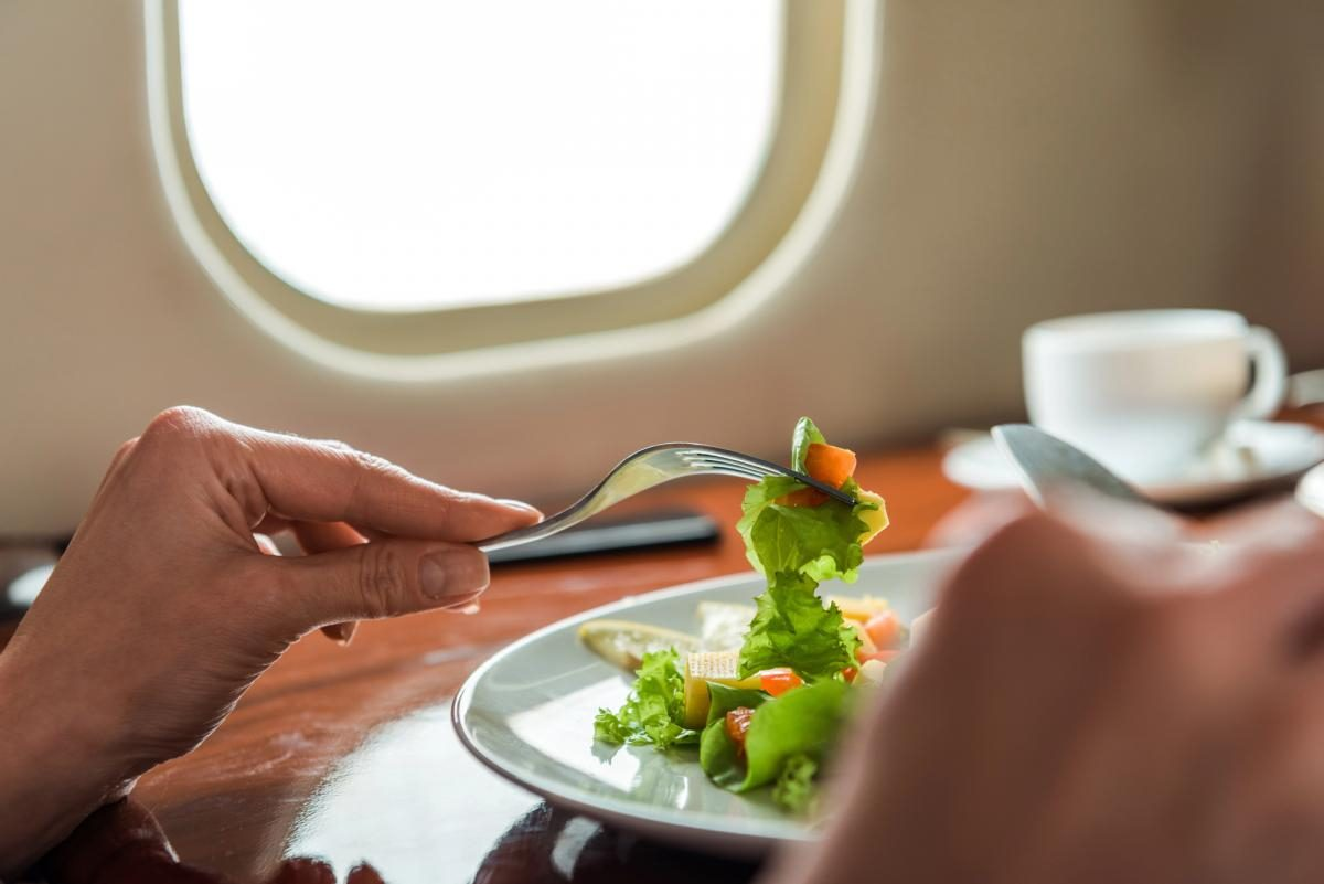 What food can you take on a plane: essential guide to airline food rules and smart snack ideas to save money and stay healthy while traveling.