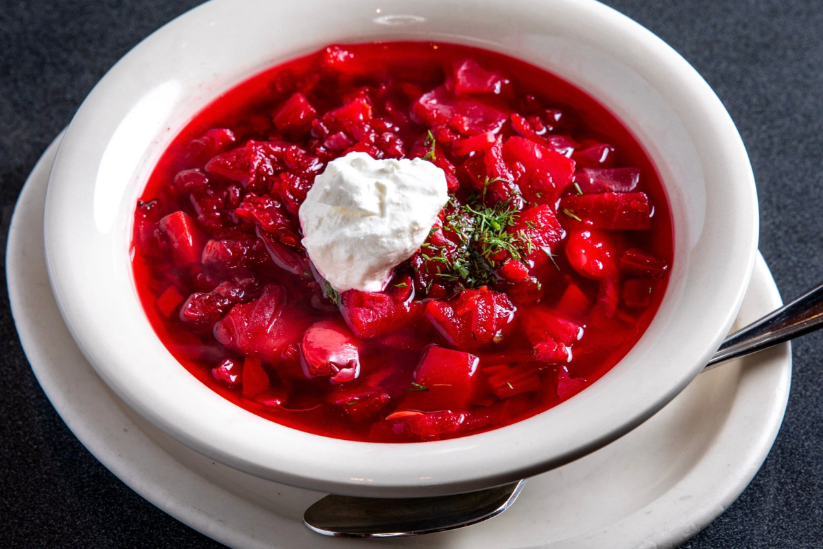 Discover authentic Ukrainian vegan borscht recipes with beets, beans, mushrooms, or sprats. Quick, healthy, and packed with rich flavors for any meal.