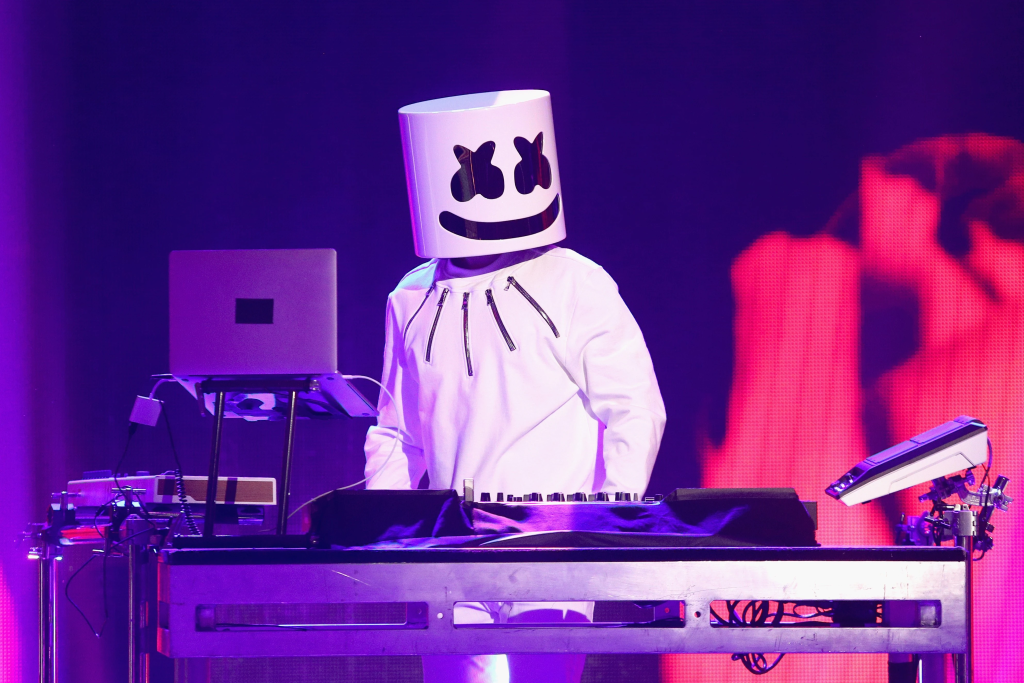 Marshmello Chicago 2026 at Guaranteed Rate Field: find tickets, show times, and transport tips for the massive EDM concert happening this Friday, June 26, at 7:00 pm.