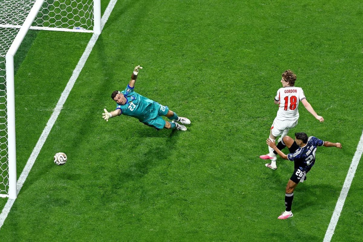 Argentina advances to the World Cup final after late goals from Enzo Fernández and Lautaro Martínez secured a dramatic 2-1 victory over England.