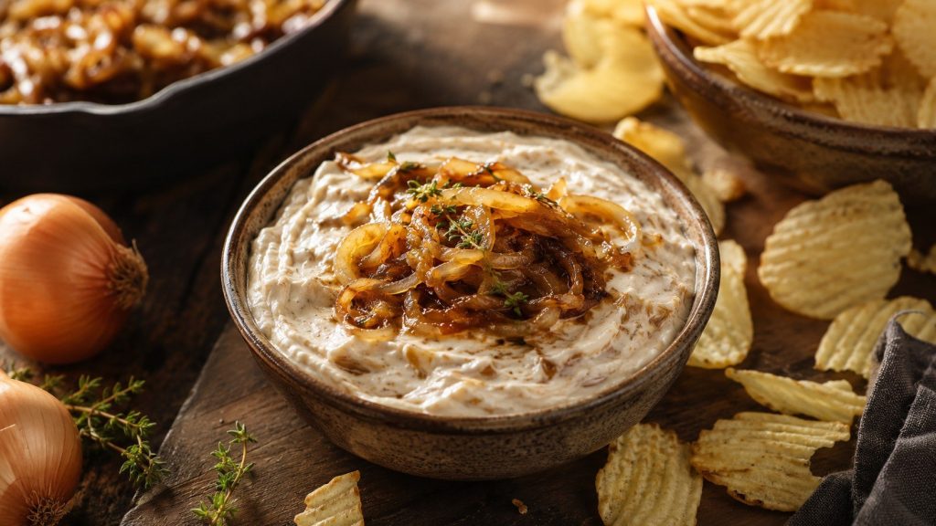 French onion dip recipe with caramelized onions, sour cream and mayonnaise. Learn exact ingredients, cooking time, texture tips, storage rules and serving ideas.